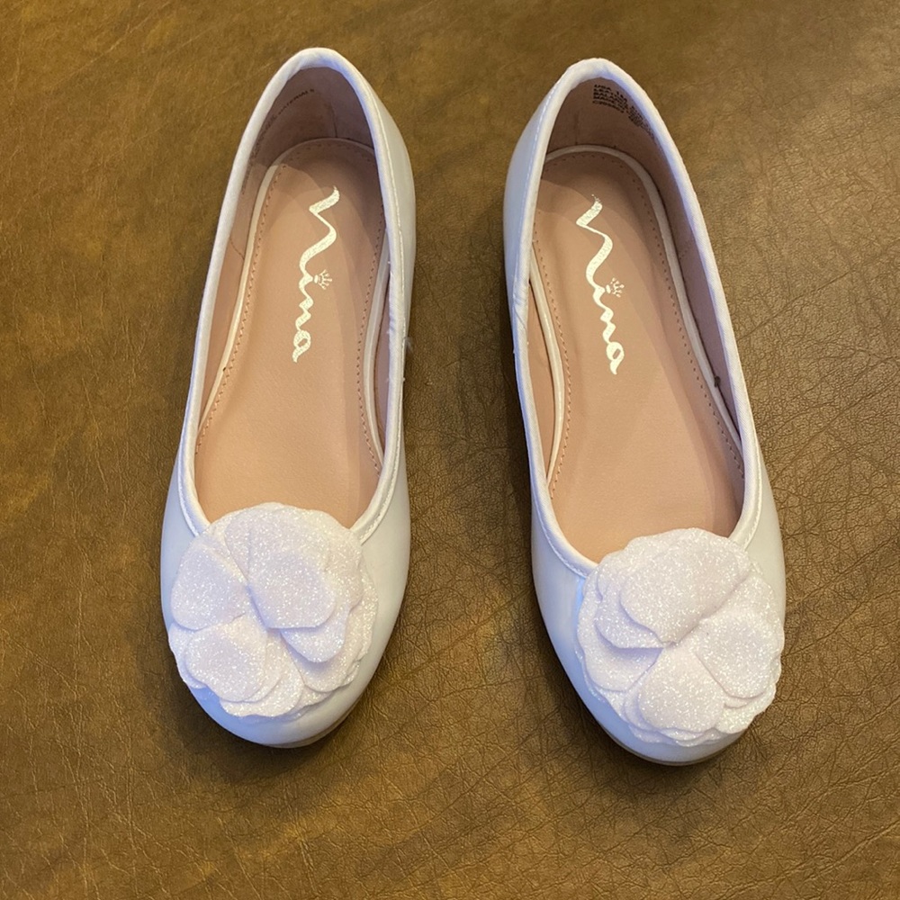 Nina Estela White Patent Dress Shoe Size 1